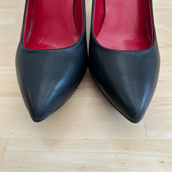 Guess Leather Heels/Size 6 - Picture 14 of 15